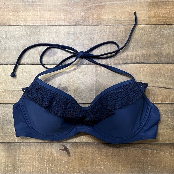 𝅺Hollister Underwire Halter Bikini Top with Netted Ruffle Navy Blue Sz M - Picture 1 of 7